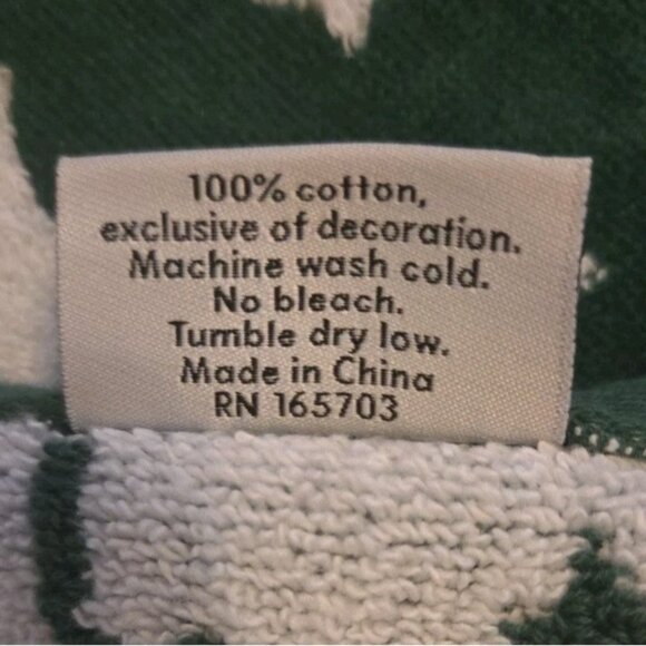 Green Christmas Tree Bath Towel Holly & Moss NEW 28" x 52" Holiday Linens - Picture 7 of 7